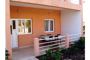 Kroatija Privát Okrug Donji, Eksterjeras